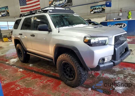 2010 Toyota 4Runner Sr5 z USA, uszkodzony, nr VIN JTEBU5JR5A5022647